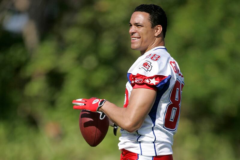 galleries/2012/08/23/ll-cool-j-dustin-hoffman-mila-kunis-more-celebrity-heroes-photos/celebrity-heroes-gonzales_l2auxs