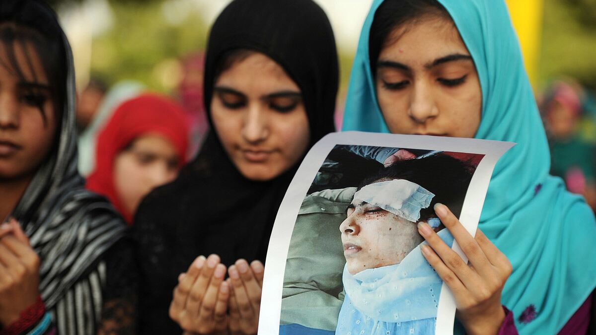 cheats/2012/10/15/pakistani-girl-airlifted-to-britain/pakistani-teenager-transported-to-england-cheat_dzwj5r