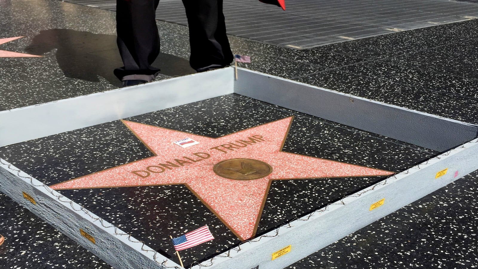 cheats/2016/07/21/artist-builds-wall-around-trump-s-hollywood-star/160721-trump-star-wall-cheat_ubzgks