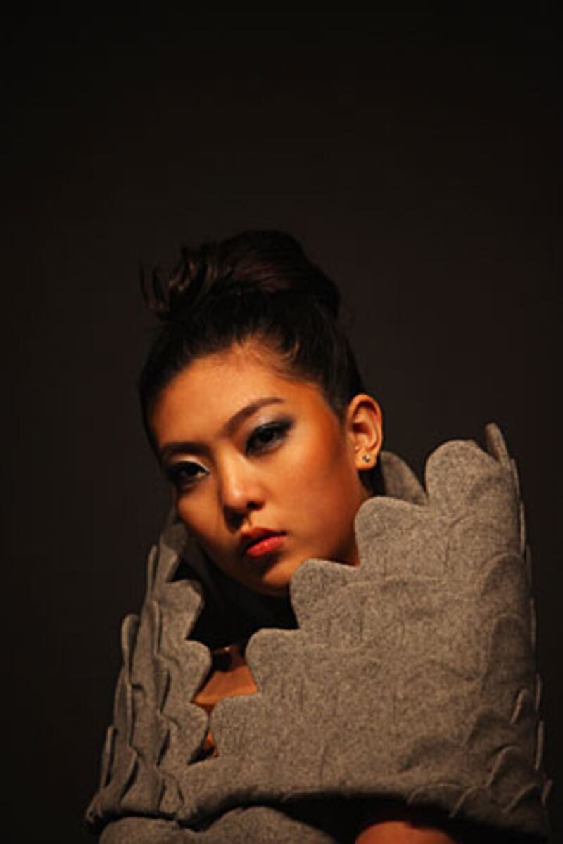 galleries/2009/03/26/china-fashion-week/china-fashion-3_jaiarh