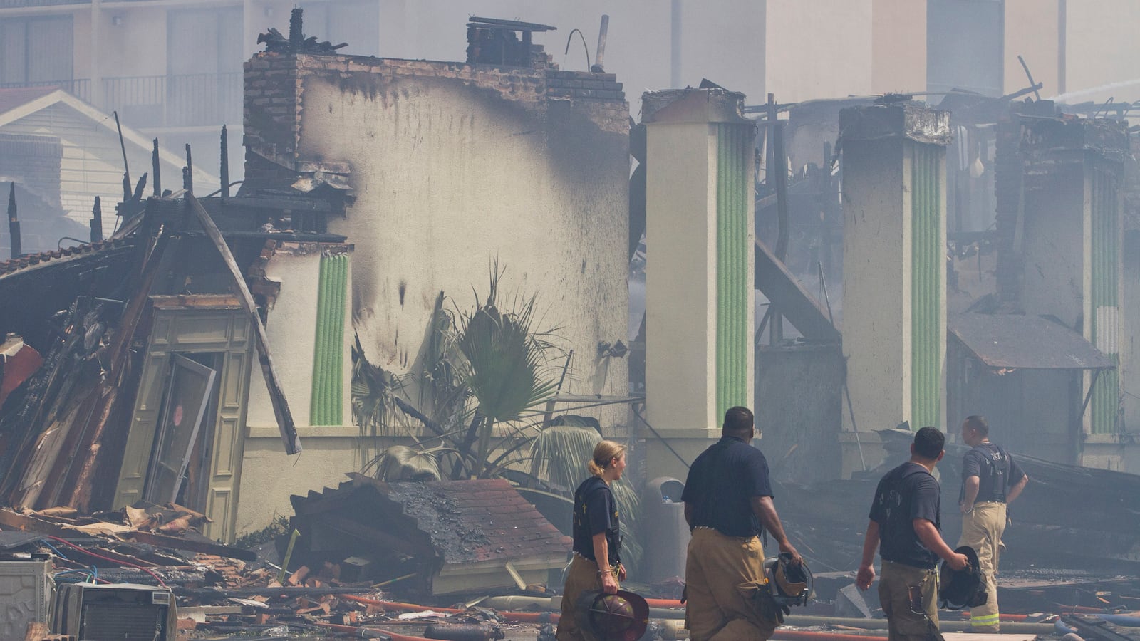 cheats/2013/05/31/4-firefighters-dead-in-houston/130531-houston-hotel-fire-cheat_twr7dt