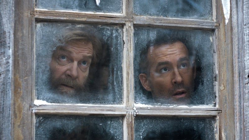 Kenneth Branagh and Ryan Reynolds in Mayday.