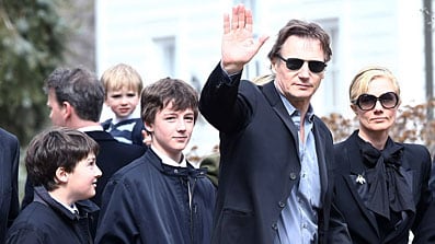 cheats/2009/03/22/a-last-farewell-to-natasha/richardson-funeral_18981_nghlyd