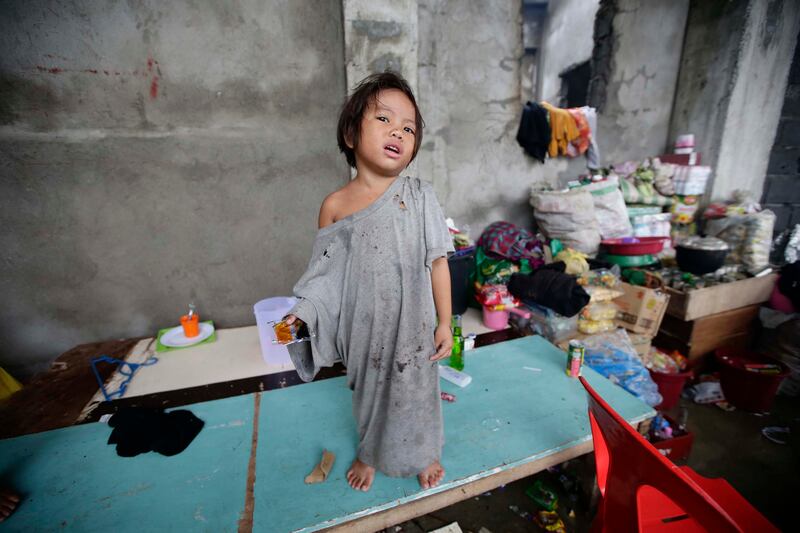 galleries/2013/11/08/monster-typhoon-haiyan-barrels-into-philippines-photos/131110-typhoon3_jcyrig