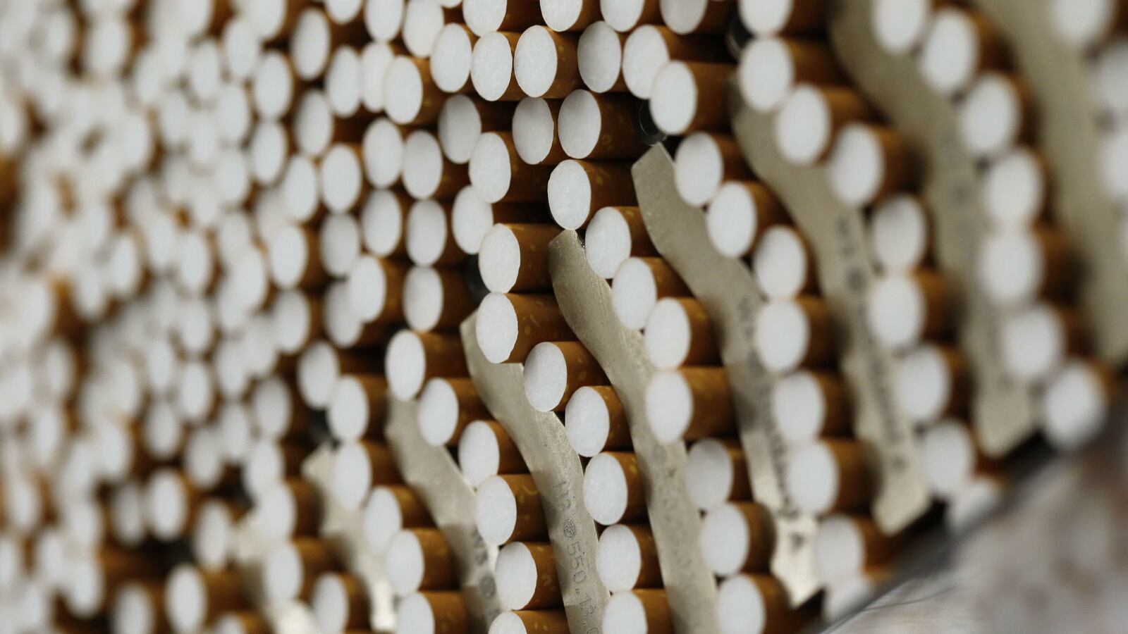 cheats/2014/09/12/investors-grab-chunk-of-tobacco-payouts/140911-big-tobacco-cheat_akedlt