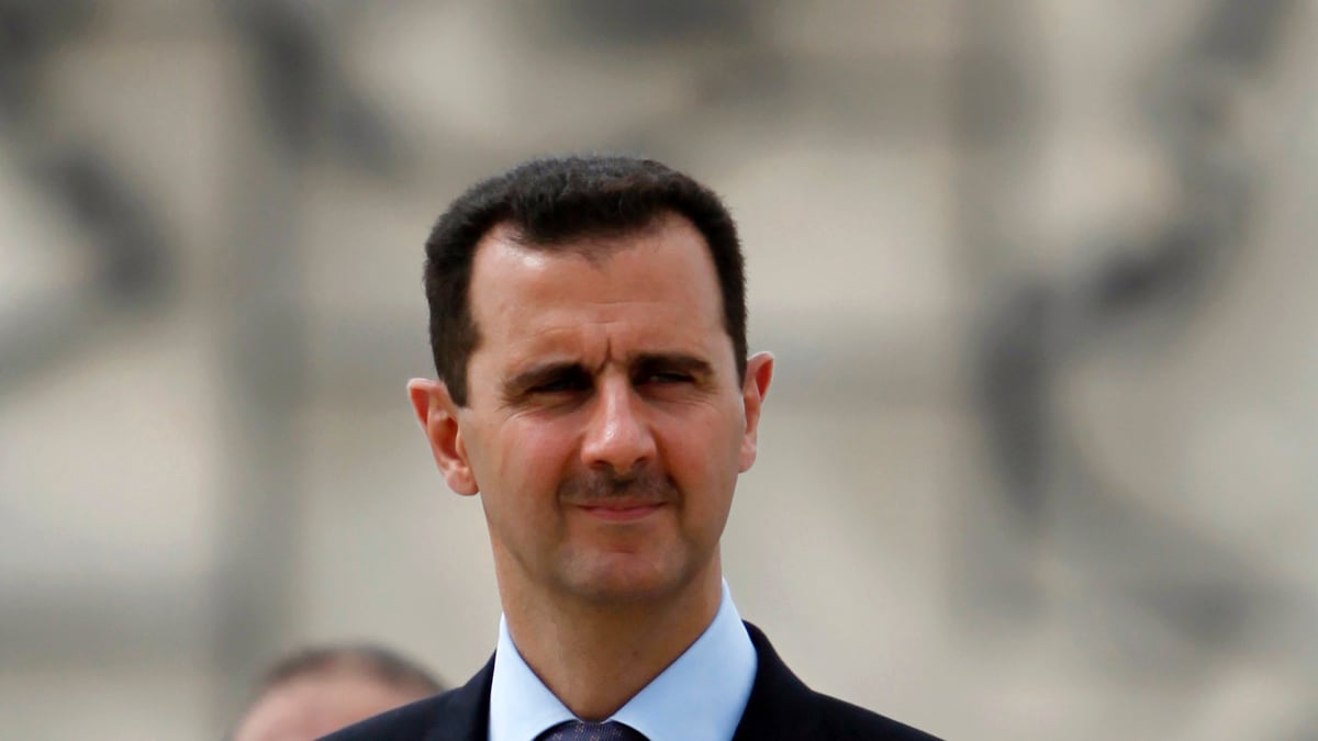 cheats/2012/05/16/assad-syrians-back-regime/assad-syria-twitter-cs_uba5fn