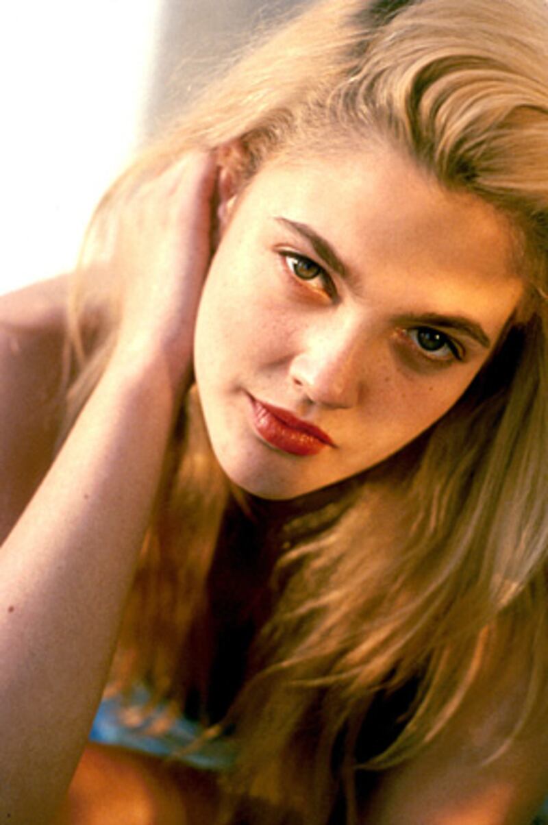 galleries/2009/09/29/roller-girl/drew-barrymore-4_oghl0m