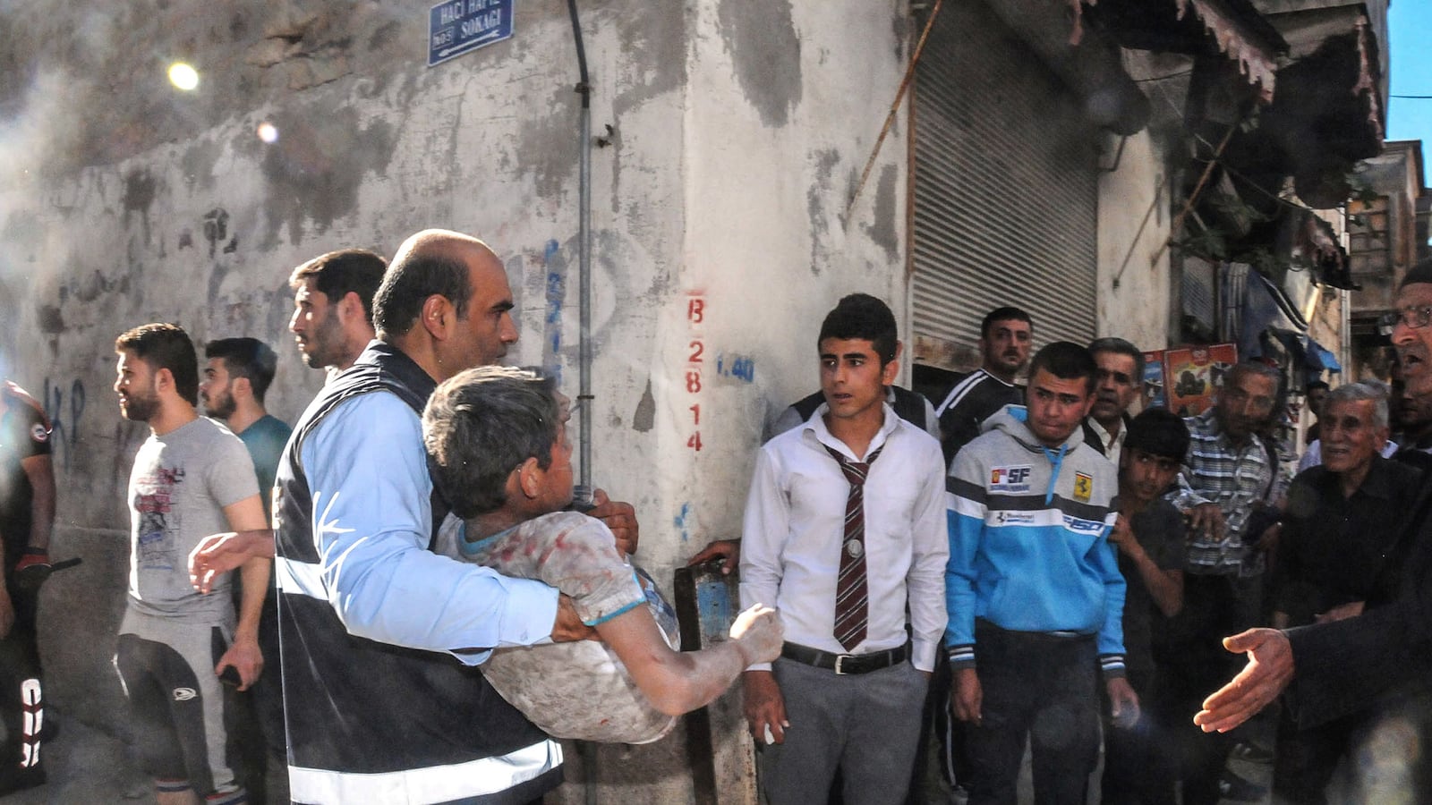 articles/2016/05/09/isis-s-war-kills-syrian-orphans/160509-loveluck-turkey-tease_psiejc