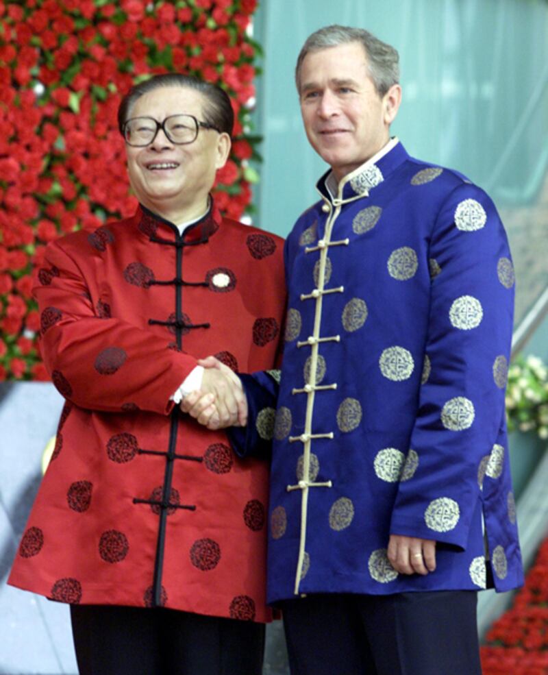 galleries/2011/11/15/apec-silly-shirts-through-the-years-photos/apec-silly-shirts-2001_oilmcl