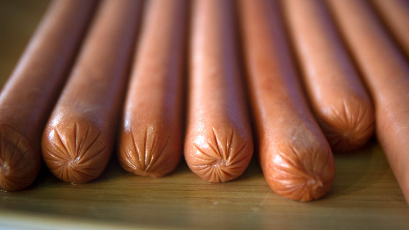 170715-hot-dog-recall-contamination-cheat_ehkzkh