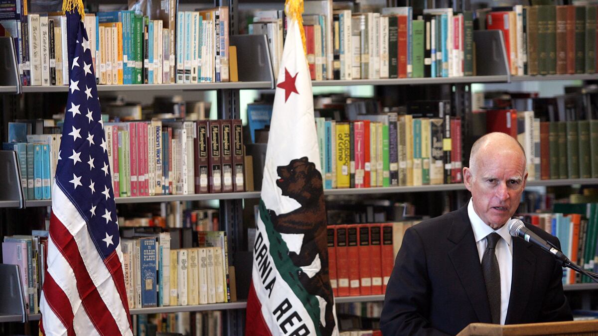 cheats/2011/10/08/calif-gov-signs-dream-act/jerry-brown-dream-act-cheat_bjxgsz