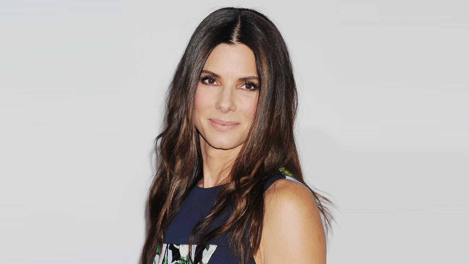 articles/2015/04/23/is-sandra-bullock-really-the-most-beautiful-woman-in-the-world/150422-crocker-bullock-tease_hevf8i