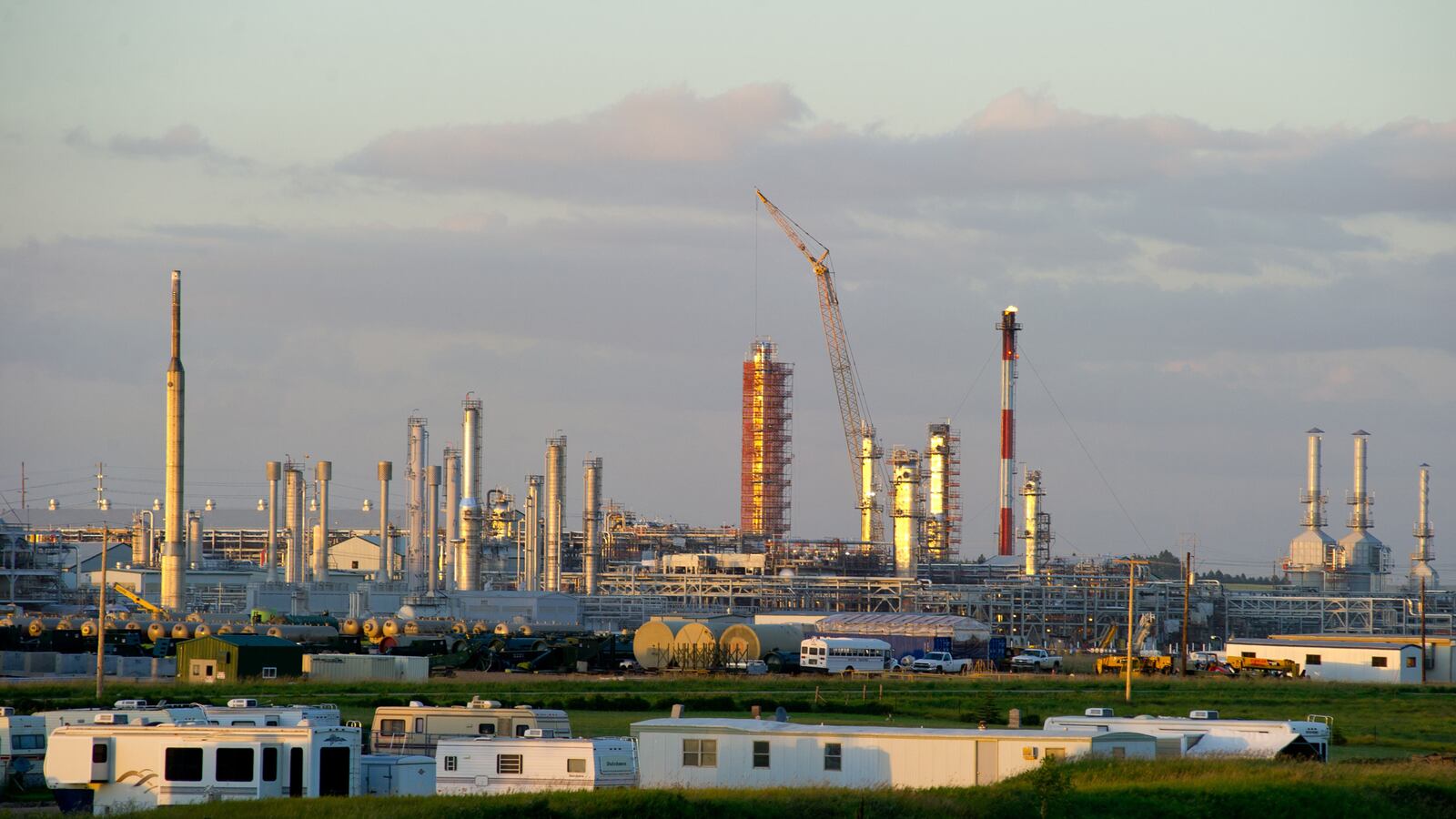 articles/2013/12/31/want-hope-in-2014-forget-politics-focus-on-energy-and-medicine/131229-green-hope-2014-tease_hkmwt4