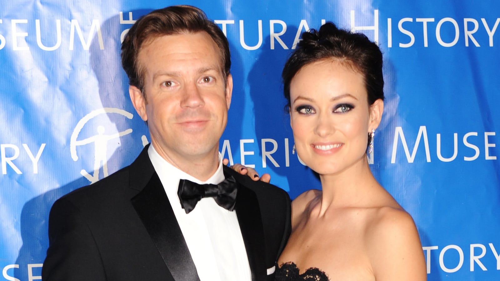 cheats/2013/01/13/jason-sudeikis-olivia-wilde-engaged/130113-jason-sudeikis-olivia-wilde-engaged-cheat_axmzcm