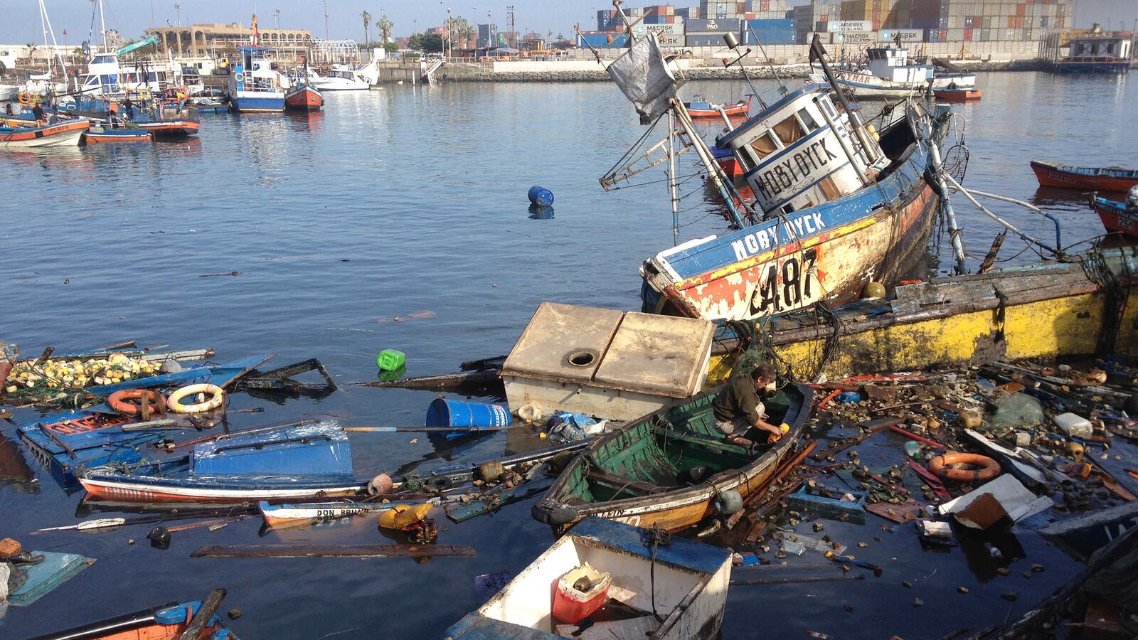 galleries/2014/04/02/tsunami-generated-after-earthquake-strikes-off-northern-chilean-coast-photos/140402-chile-earthquake-1_bfbyto
