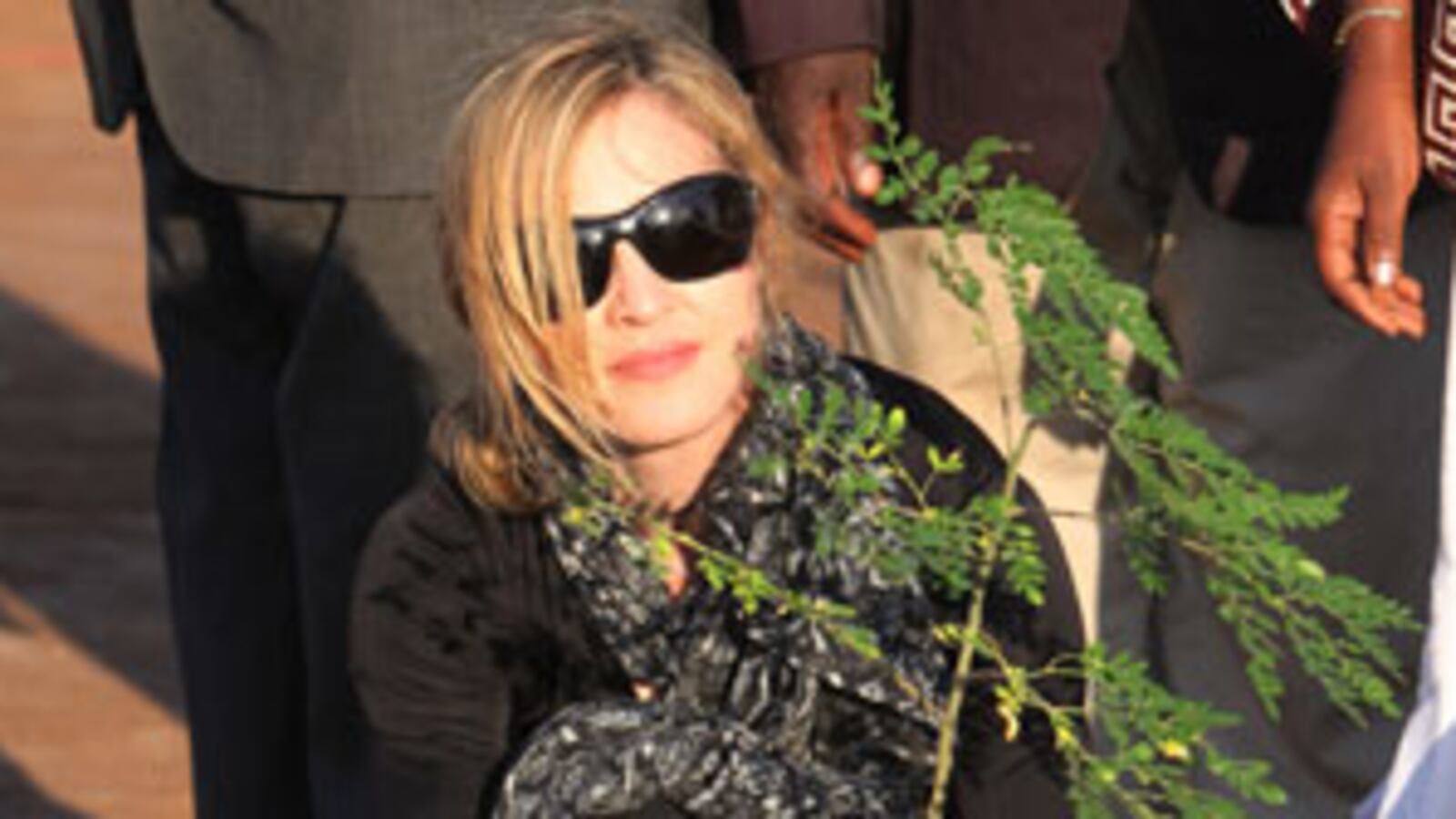 cheats/2009/10/28/madonna-makes-blog-plea-for-malawi/madonna-4_ldlu24