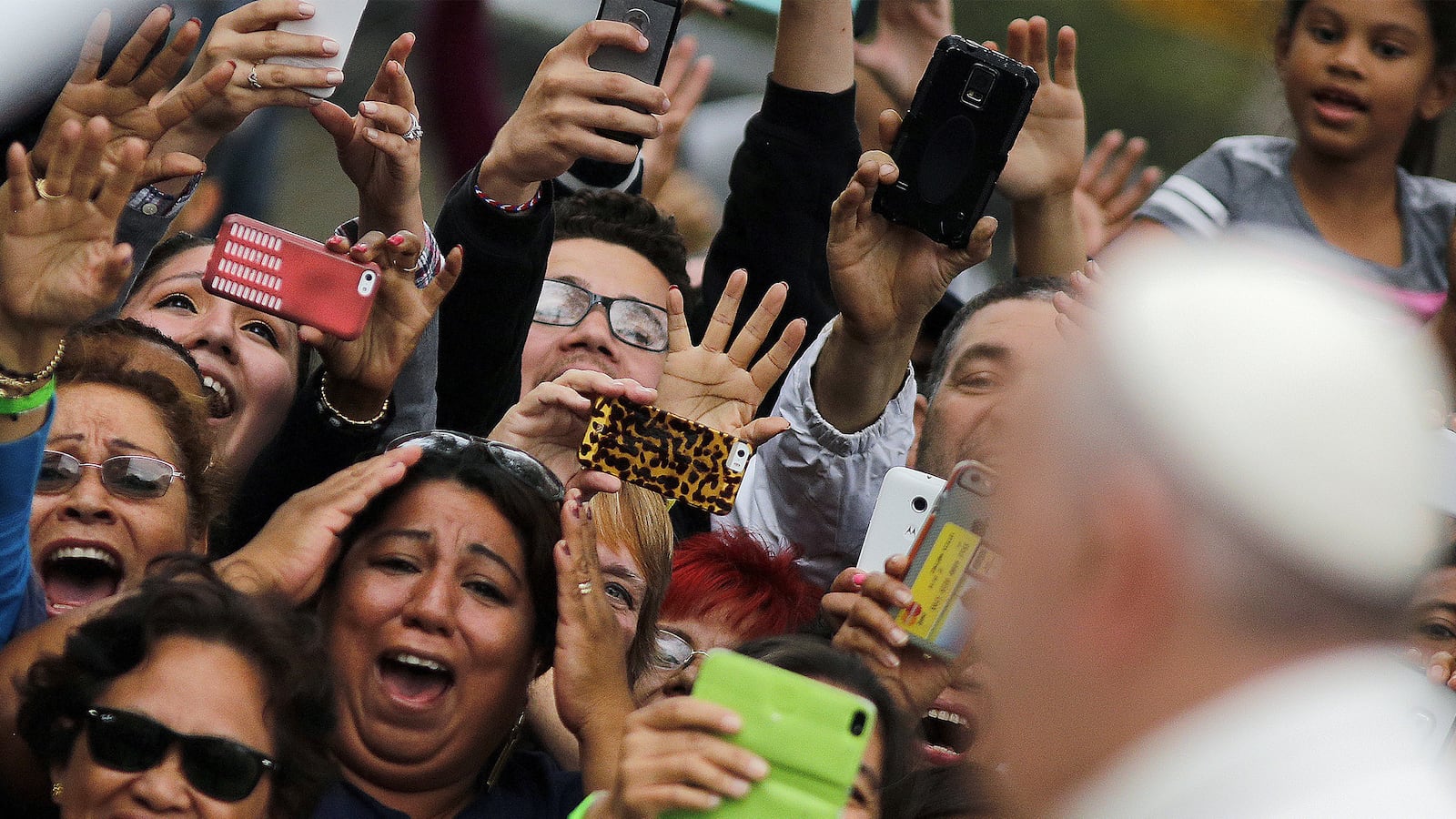 articles/2015/09/28/i-stalked-the-pope-in-philadelphia/150927-orourke-pope-francis-tease_d7rrzl