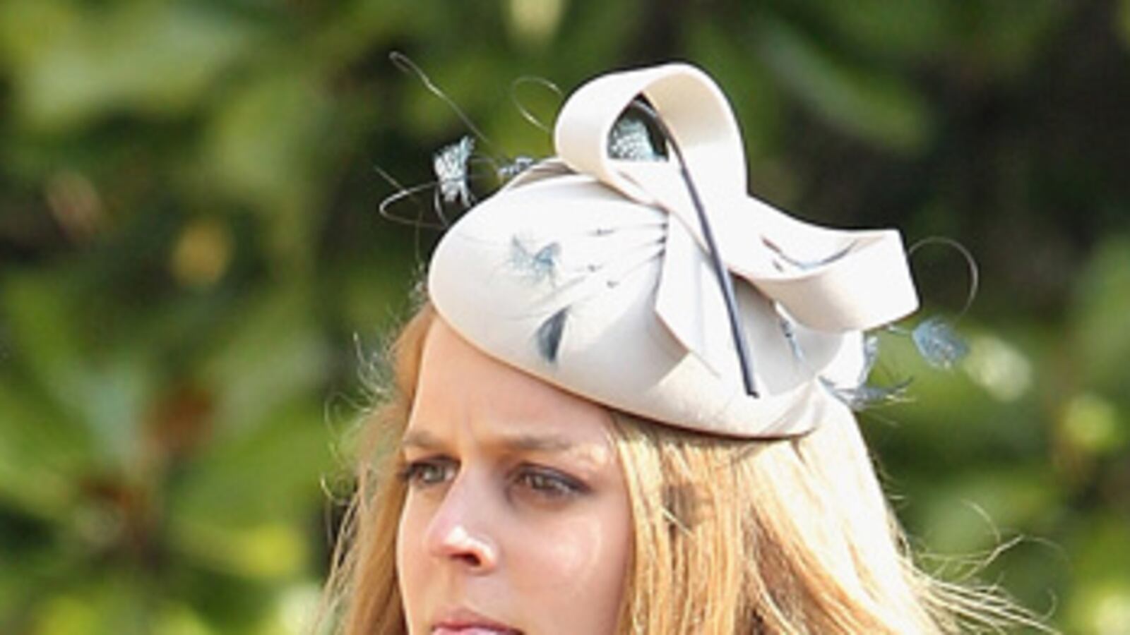 articles/2012/03/30/what-s-up-with-hat-beatrice-s-bizarre-headgear-redux-at-her-grandmother-s-memorial/beatrice-silly-hat-again_udnlrx