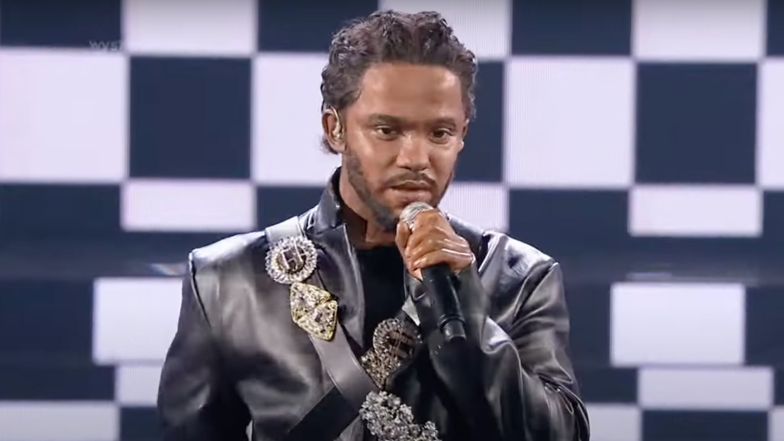 Kuba Szmajkowski performs on Twoja Twarz Brzmi Znajomo.