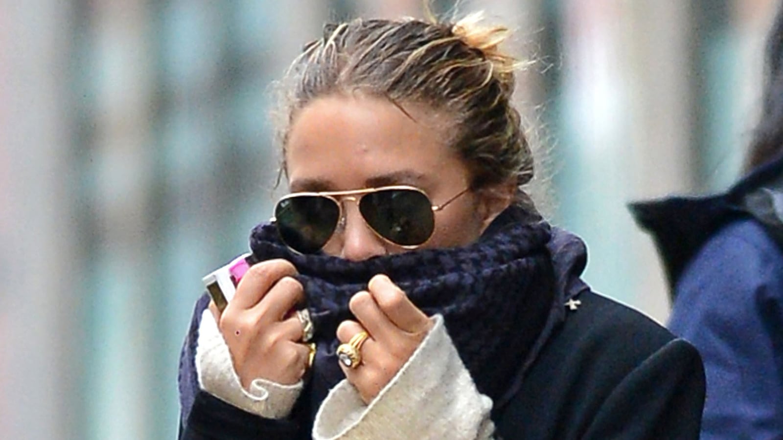 galleries/2011/05/25/most-outrageous-engagement-rings/140306-celeb-engagementrings-marykateolsen_tiy4ob