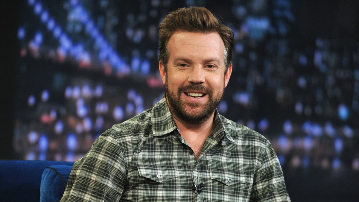 cheats/2013/07/25/jason-sudeikis-leaving-snl/jason-sudeikis-returns-snl-cheat_ftym2t