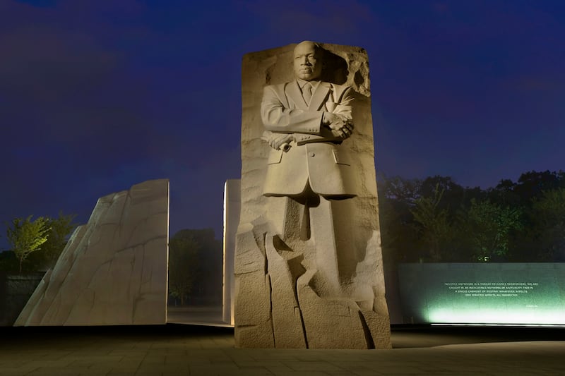 galleries/2011/08/22/martin-luther-king-jr-memorial-and-other-washington-d-c-monuments/mlk-memorial-front-washington-monuments-photos-gopnik_rqdttl