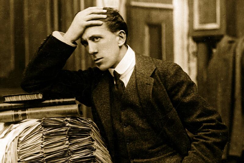 articles/2012/01/15/american-dreams-brewster-s-millions-and-triumphant-america/brewsters-millions-cheat_pnn1v8