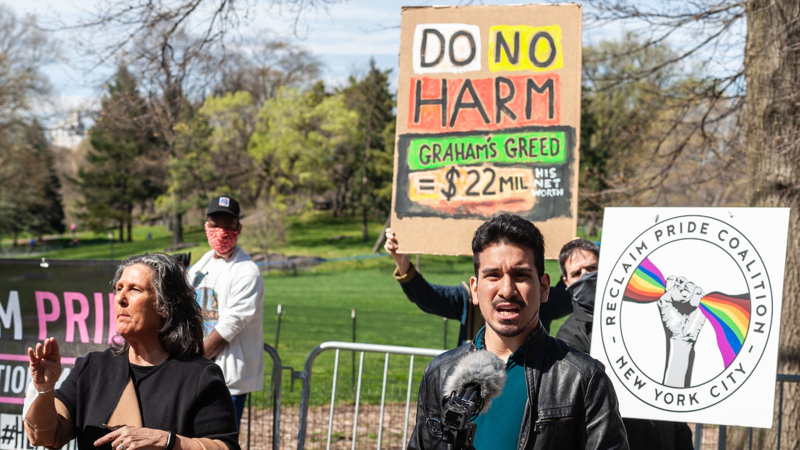 2020-04-14T000000Z_1241460791_MT1SIPA000MTKSPY_RTRMADP_3_SIPA-USA_e5mmts