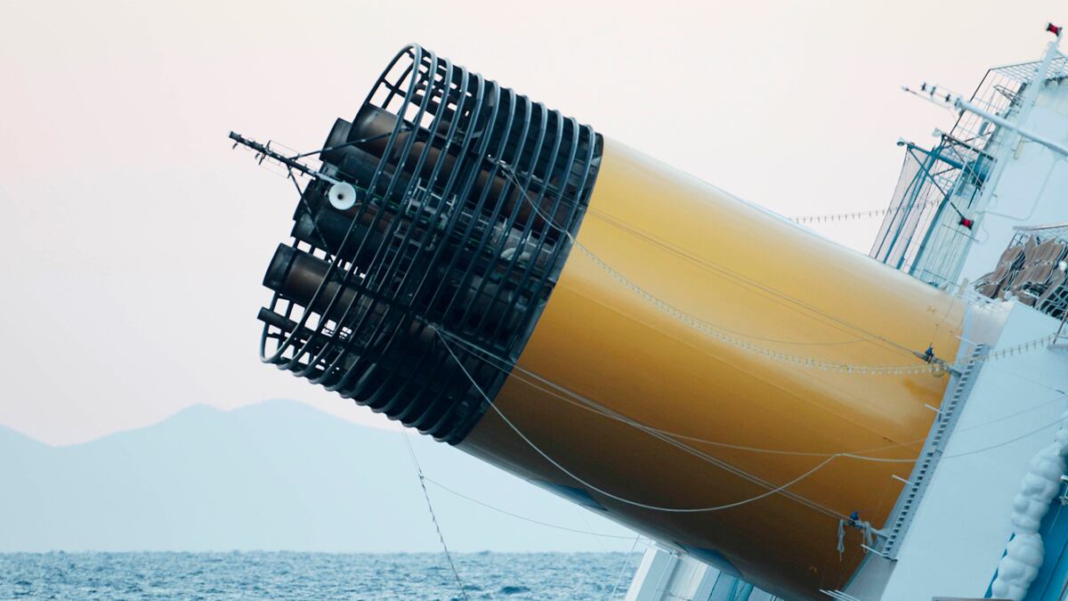 cheats/2012/01/15/costa-concordia-captain-speaks/costa-concordia-wreck-gal-6_ms4ev8