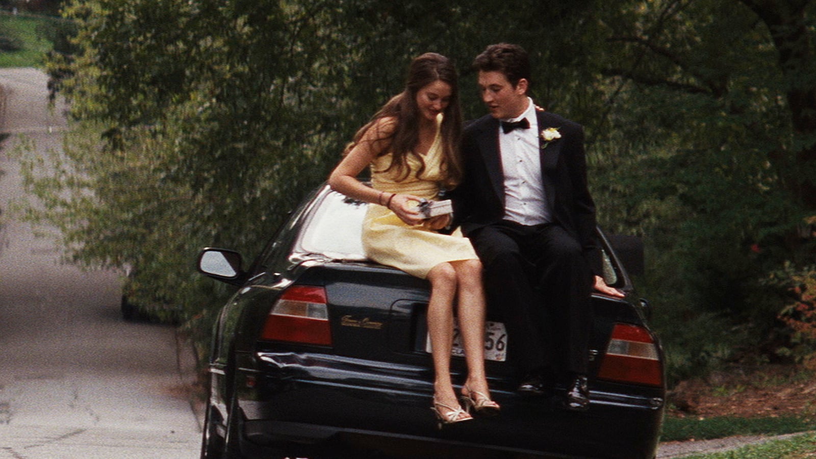 articles/2013/08/02/the-sex-scenes-in-the-spectacular-now-are-awkward-honest-and-all-too-real/130801-spectacular-now-klassen_eoj4bp