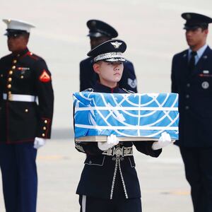 180803-kirk-north-korea-returns-remains-war-hero_vvhhvt