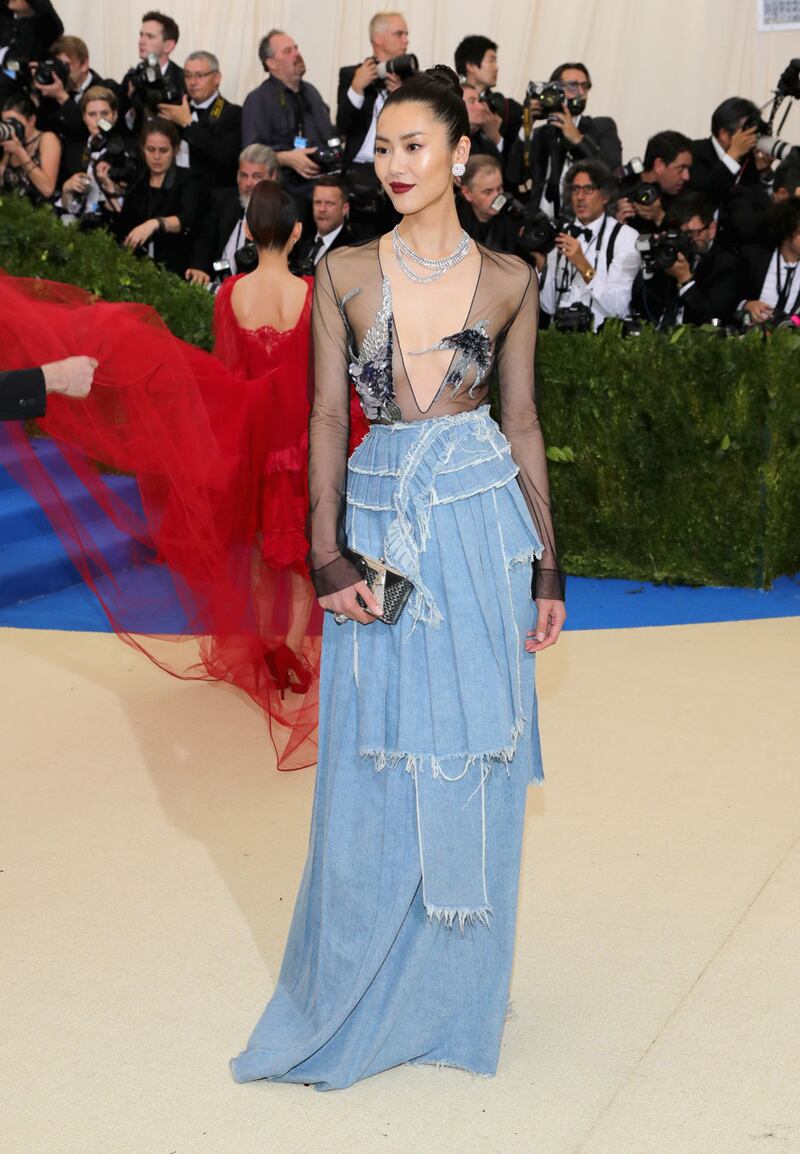 galleries/2017/05/01/how-to-rock-the-met-gala-red-carpet/170501-met-gala-45_wnk2vw