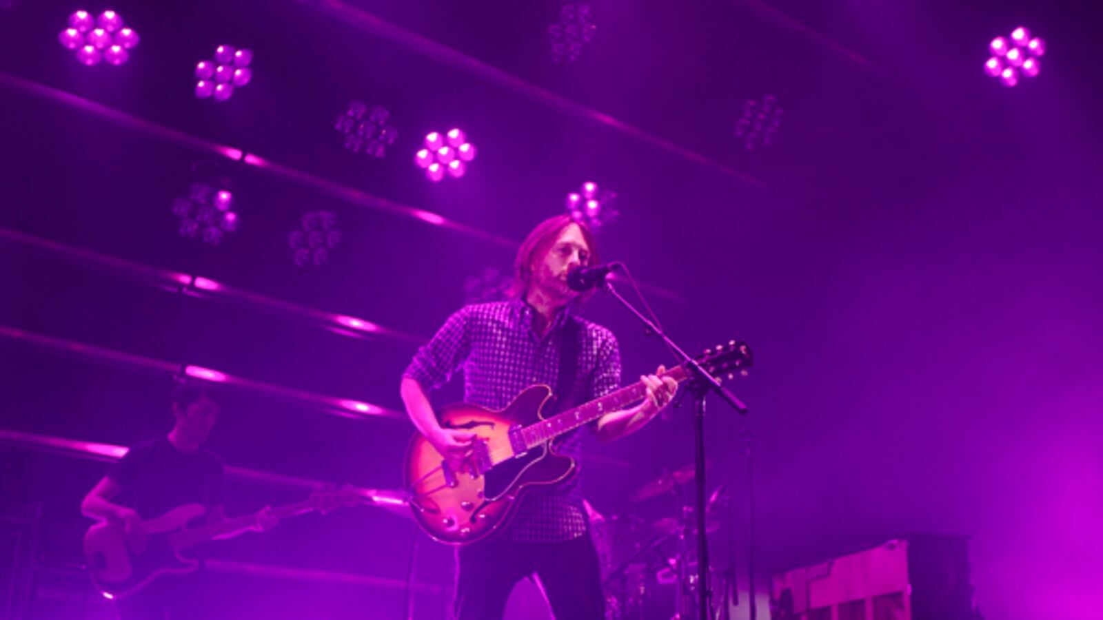 cheats/2012/06/16/1-dead-in-radiohead-stage-collapse/ows-stars-radiohead_oqw4ra