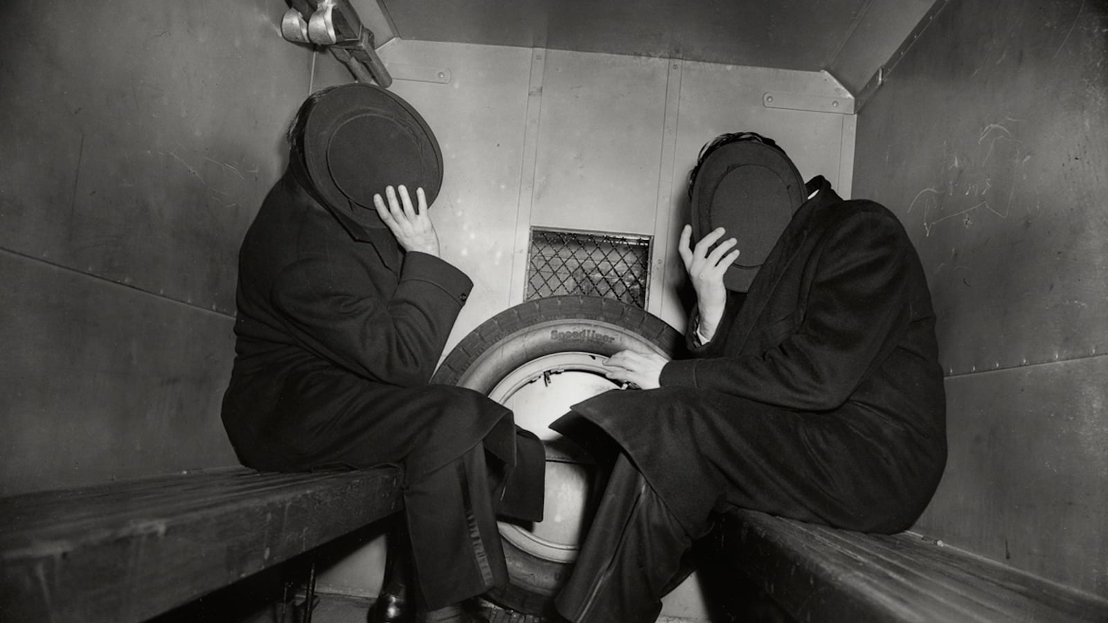 galleries/2013/11/02/murder-mayhem-and-mishaps-inside-weegee-s-new-york-photos/131030-weegee-tease_nhtpcm