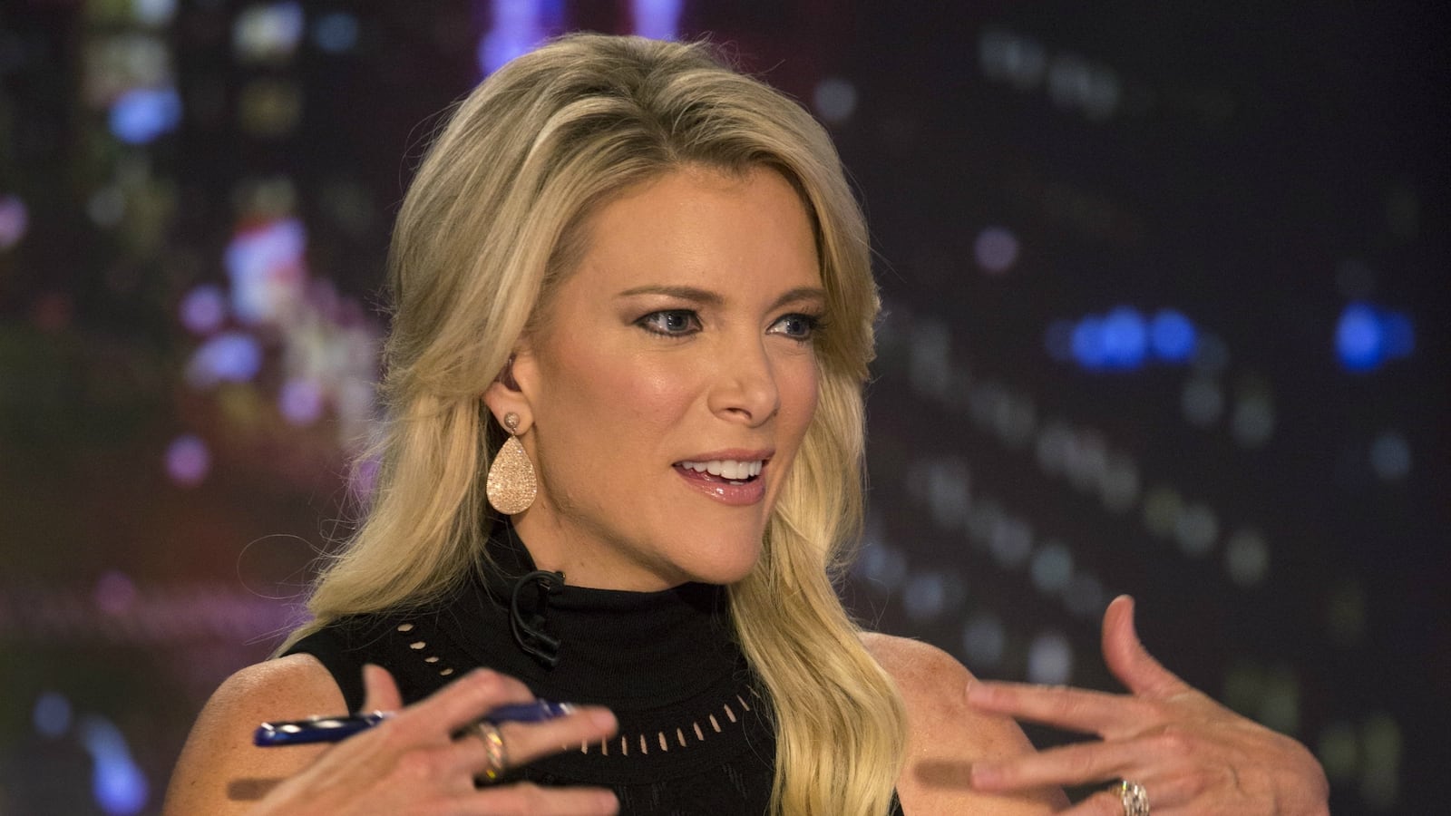 cheats/2016/09/20/megyn-kelly-to-produce-comedy-series/151221-megyn-kelly-fox-cheat_lqqspo