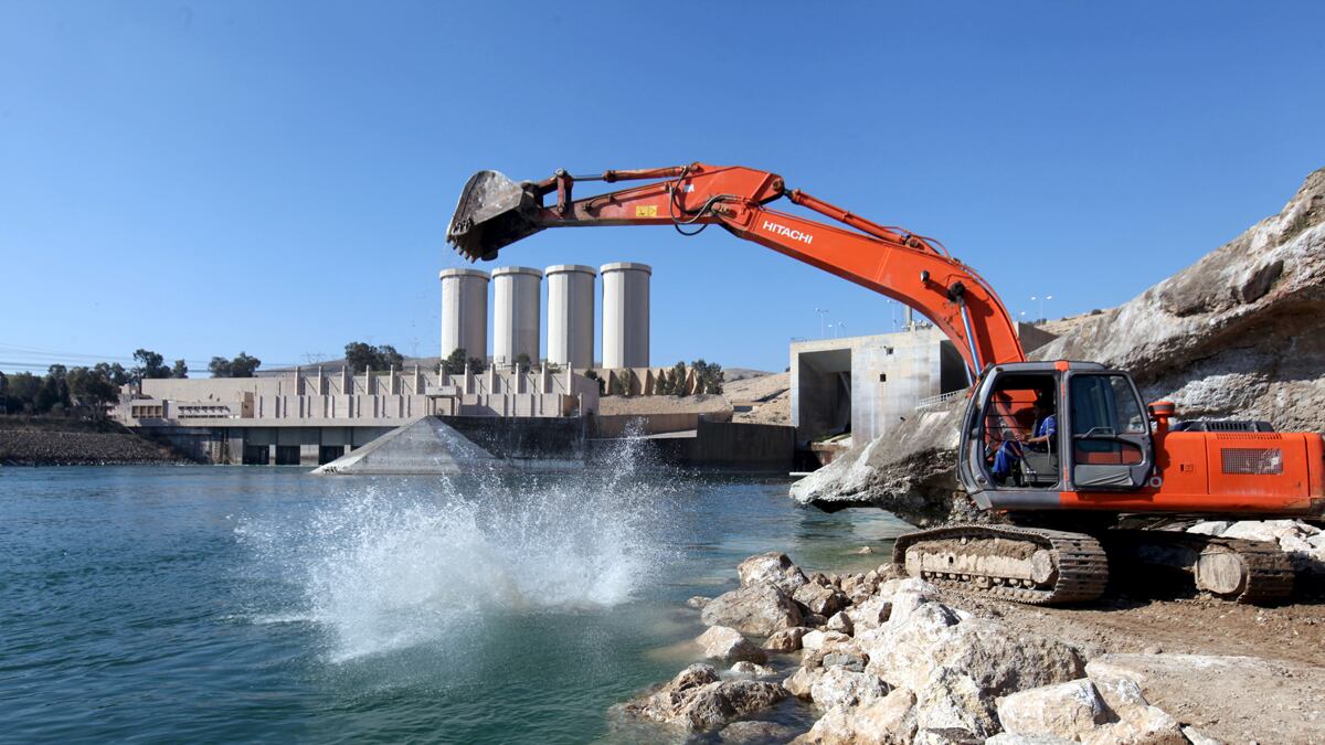 cheats/2016/03/02/mosul-dam-collapse-could-kill-1m-people/160302-mosul-dam-cheat_tsykzf