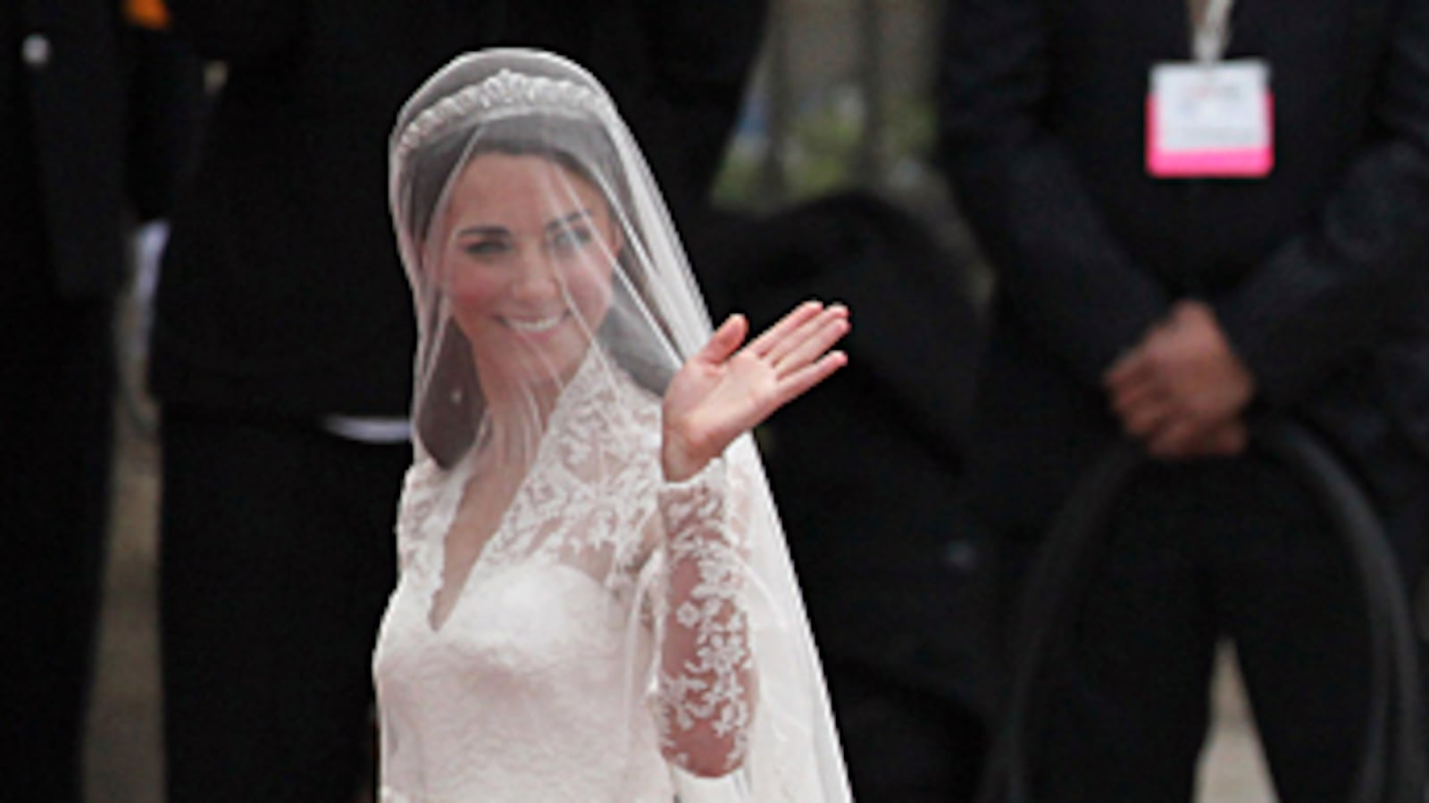 cheats/2011/04/29/royal-wedding-gown-for-kate-middleton-duplicated-by-abs/kate-wedding-dress_176760_wk8v6g