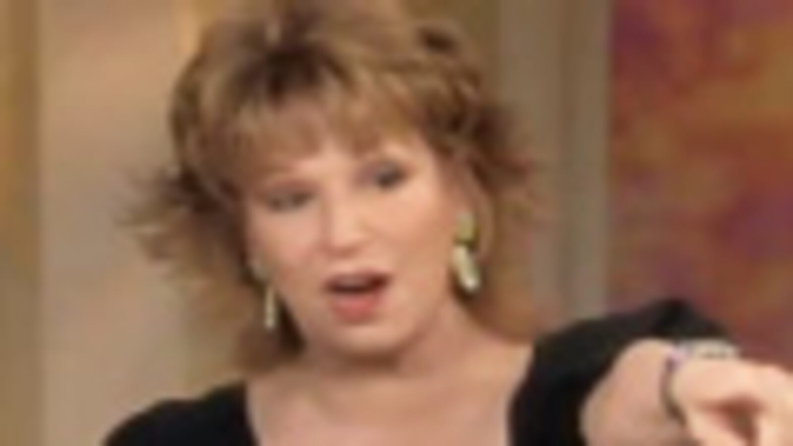 videos/2009/06/04/cultural-sensitivity-on-the-view/the-view-muslim-lady_30180_hdrwxn