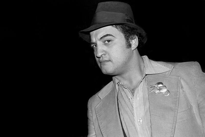 galleries/2012/02/15/whitney-houston-and-other-stars-who-died-in-hotels-photos/stars-died-in-hotels-belushi_aiktvi