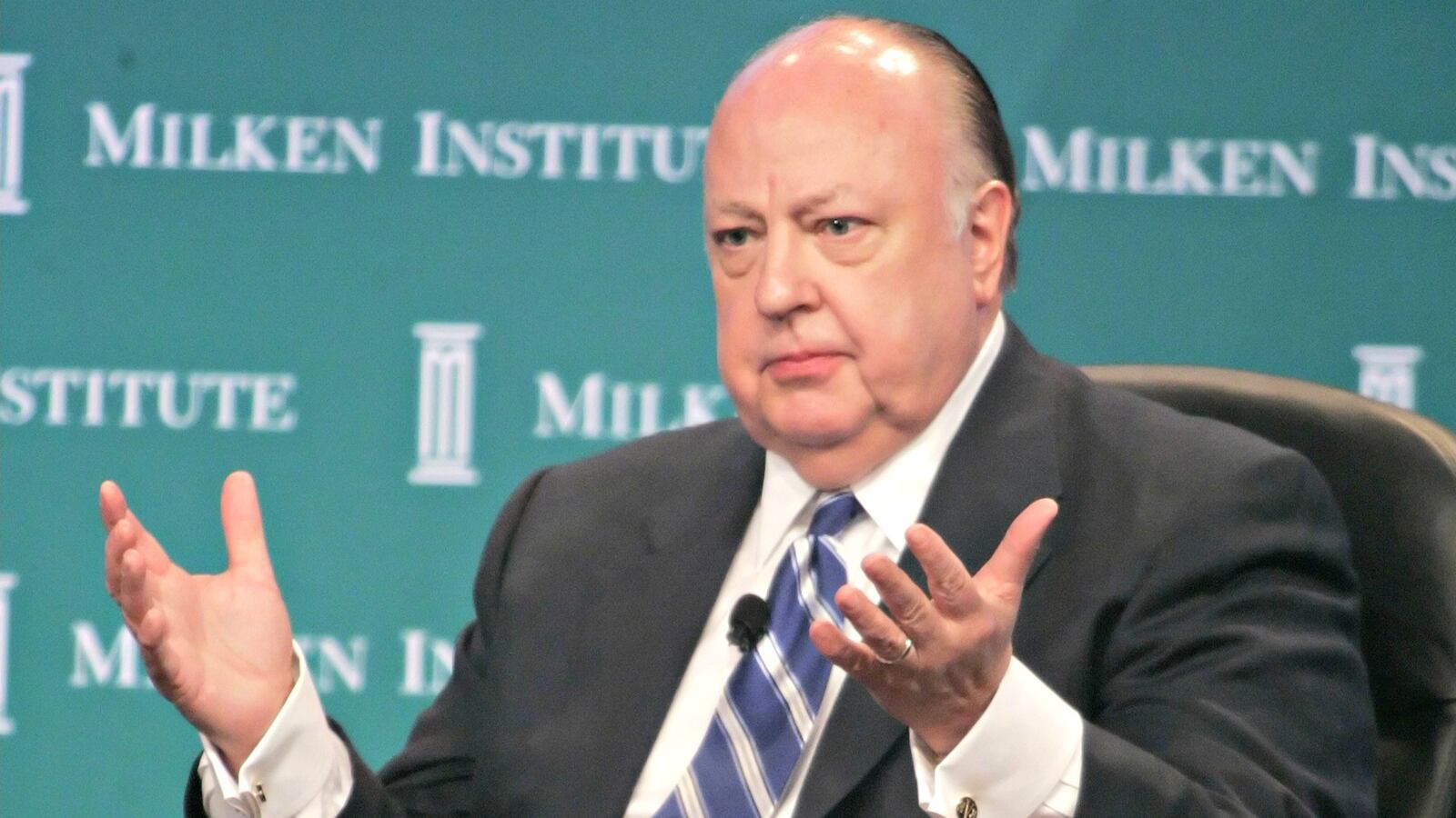 cheats/2016/09/08/ohio-students-vote-to-remove-ailes-name-from-newsroom/160906-roger-ailes-lawsuit-cheat_l86mni