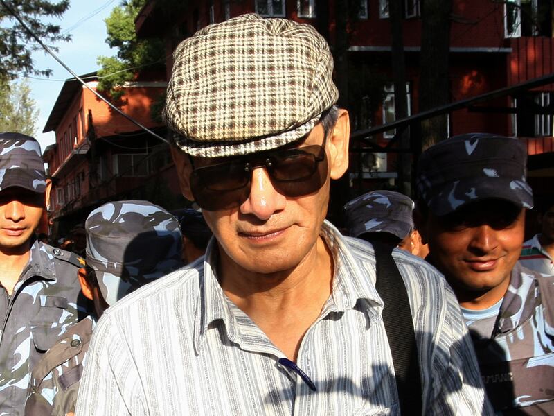 galleries/2011/12/11/joran-van-der-sloot-and-other-famous-killers-with-groupies-or-girlfriends-photos/killers-with-girlfriends-groupies-charles-sobhraj_jwzq3n