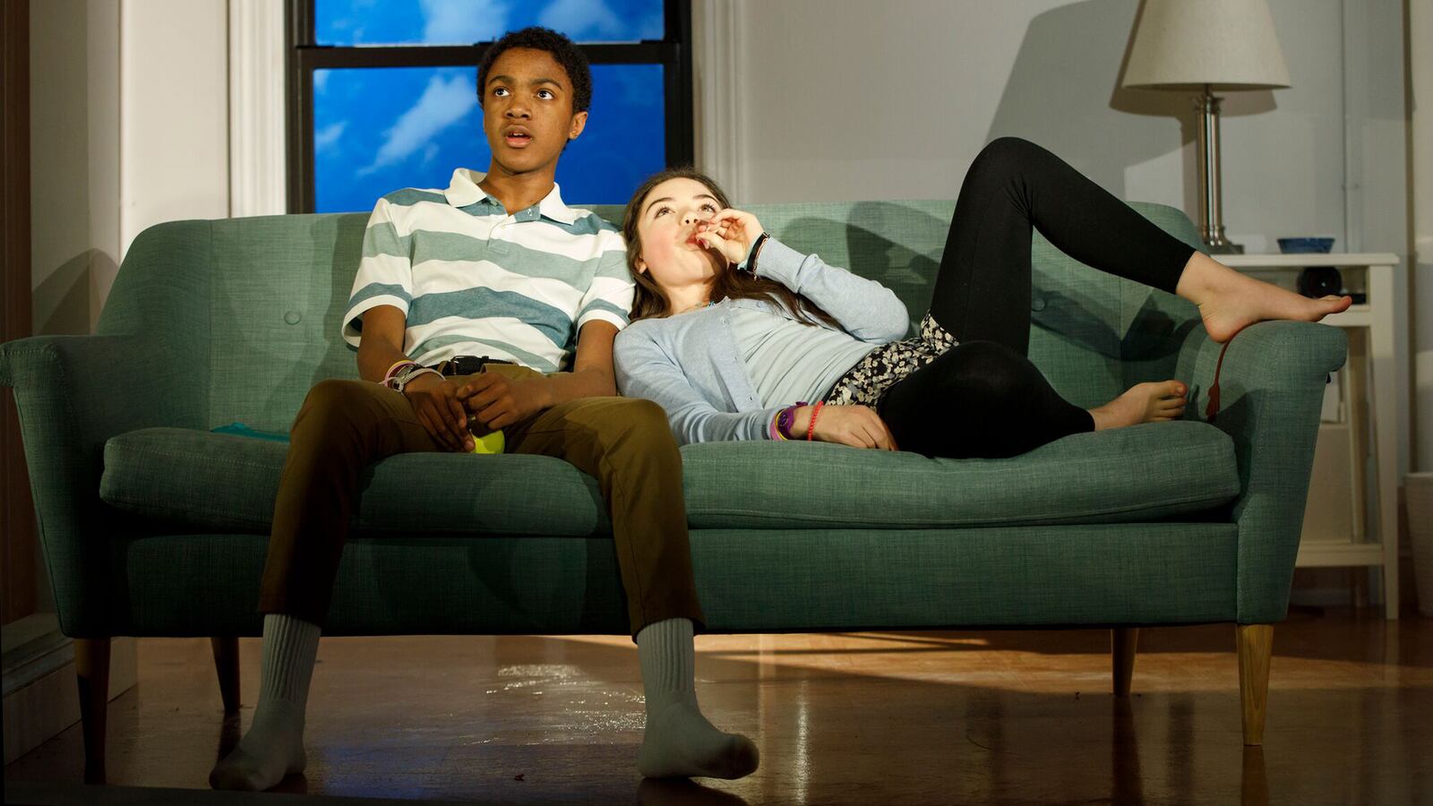 180409-Teeman-This-Flat-Earth-Review-hero_fyescr