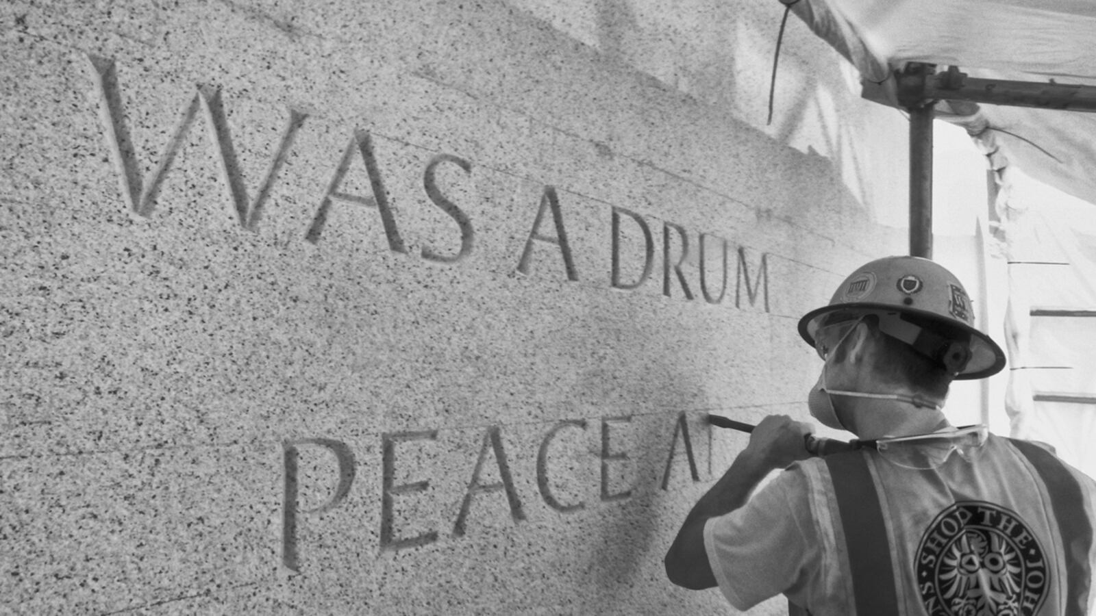 cheats/2012/01/13/mlk-memorial-quote-to-be-changed/mlk-memorial-nick-benson-washington-monuments-photos-gopnik_y2j7dx