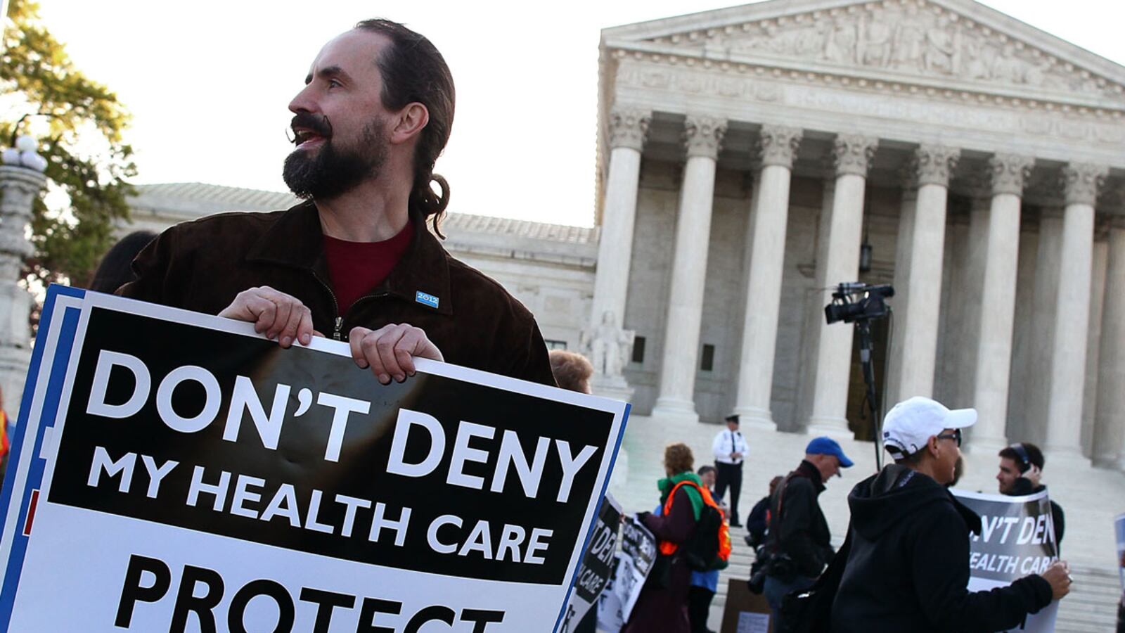 articles/2012/04/02/supreme-court-obamacare-ruling/supreme-court-cheat_yrpq2e