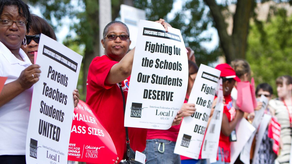 cheats/2012/09/10/chicago-union-teachers-will-strike/chicago-may-avert-teacher-strike-cheat_ssv32a