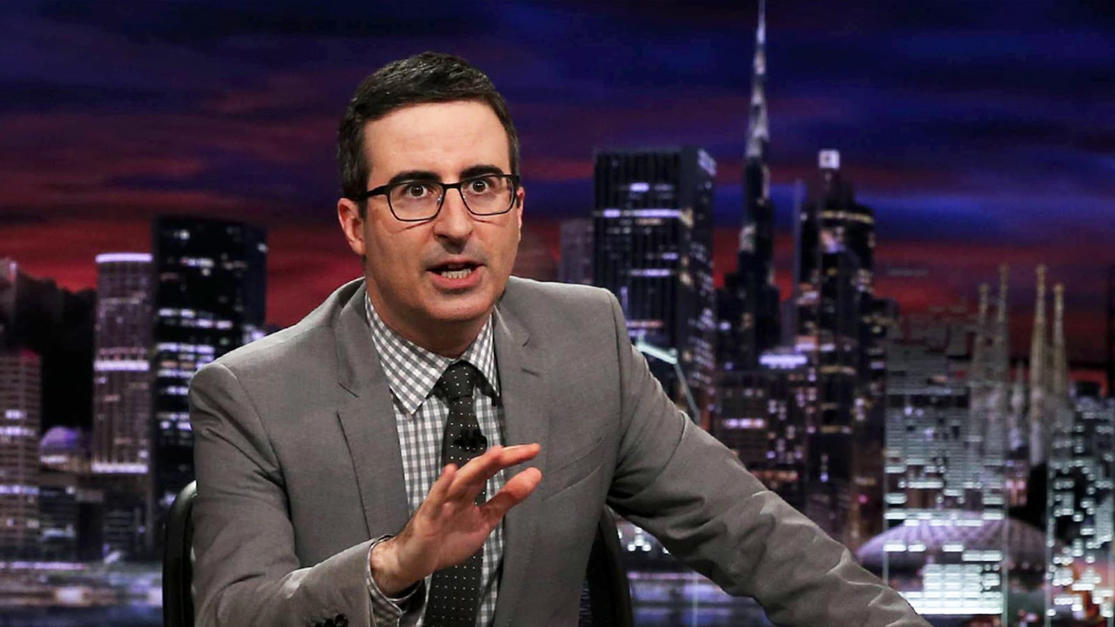 articles/2016/10/30/john-oliver-calls-out-pervert-anthony-weiner-over-hillary-s-emails/161016-Stern-John-Oliver-tease_h6zaxp