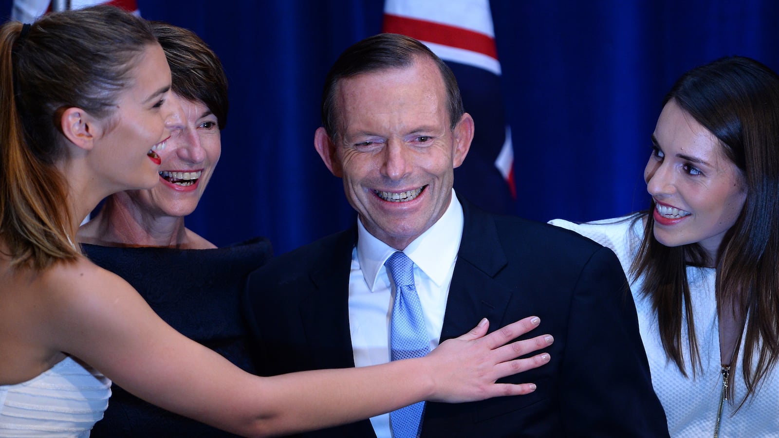 cheats/2013/09/07/australia-elects-new-pm/130907-tony-abbot-cheat_znuxqr