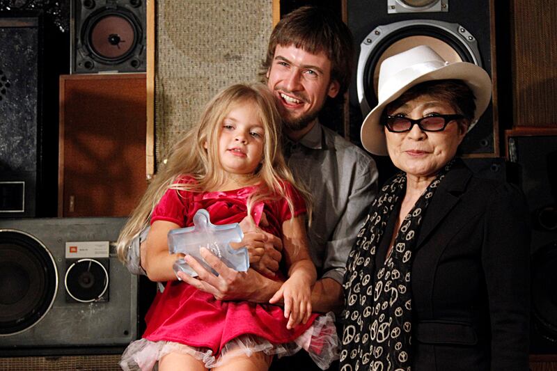 articles/2012/09/22/pussy-riot-s-new-york-tour-yoko-ono-aung-san-suu-kyi-back-protest/pussy-riot-media-tour_x3hcug