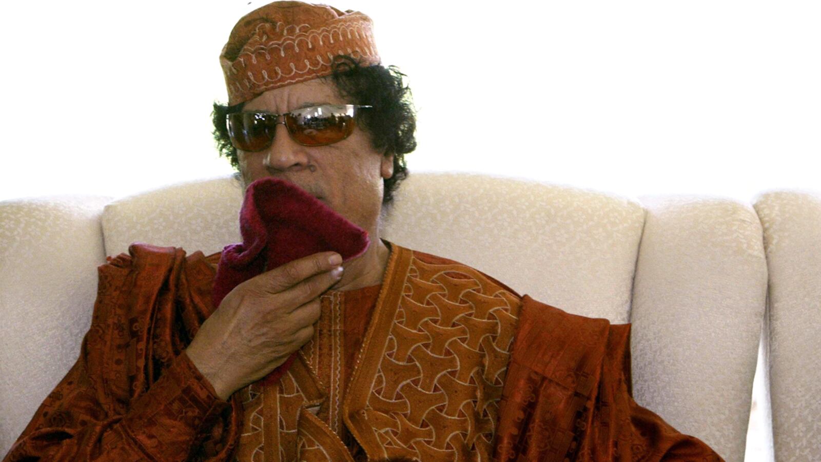 articles/2011/08/26/muammar-gaddafi-hid-billions-of-dollars-but-no-one-can-find-it/where-dictators-hide-their-wealth-robinson_zkfohi