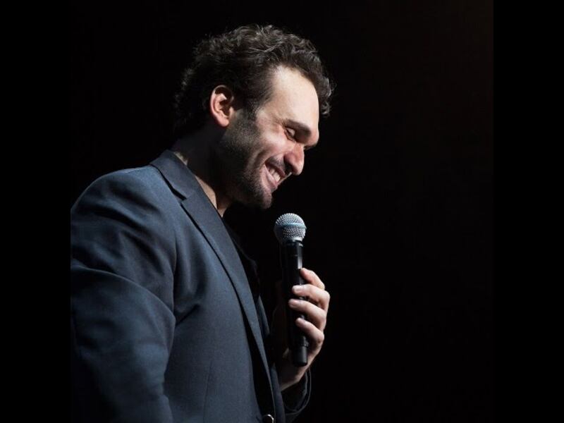 articles/2016/11/02/the-middle-east-s-biggest-stand-up-comic-takes-on-the-2016-u-s-presidential-election/161102-nemr-abou-nassar-embed_uhfgvk